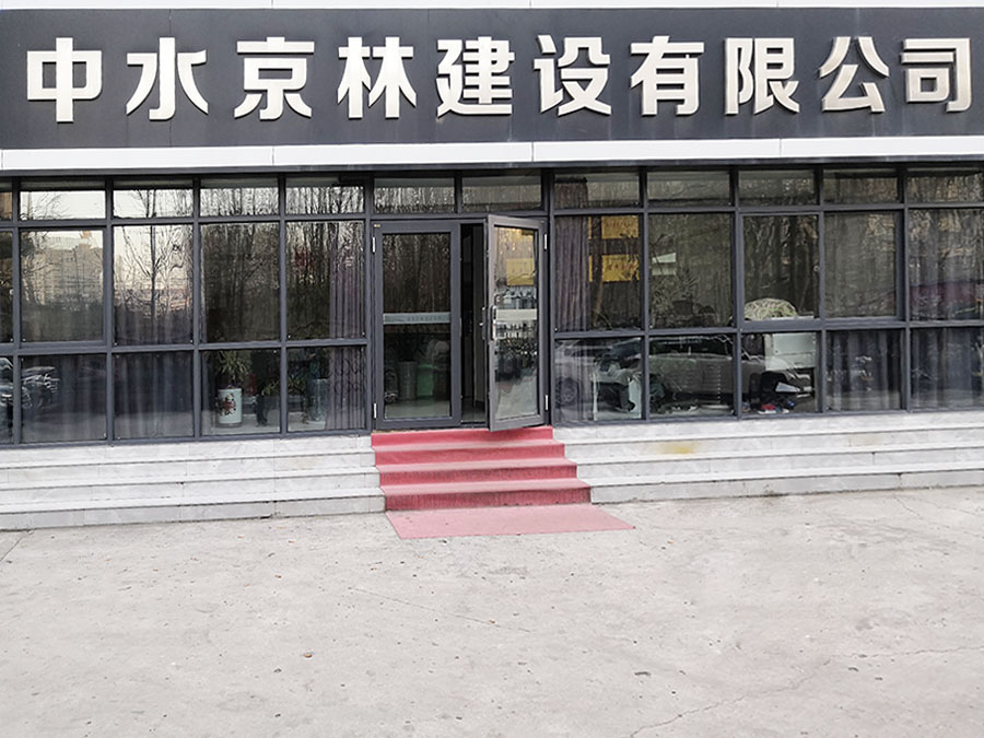 西藏地區(qū)人工種草 成效顯著